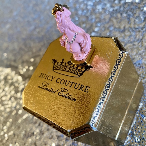 Juicy Marie Antoinette pink bust statue charm - Picture 9 of 13